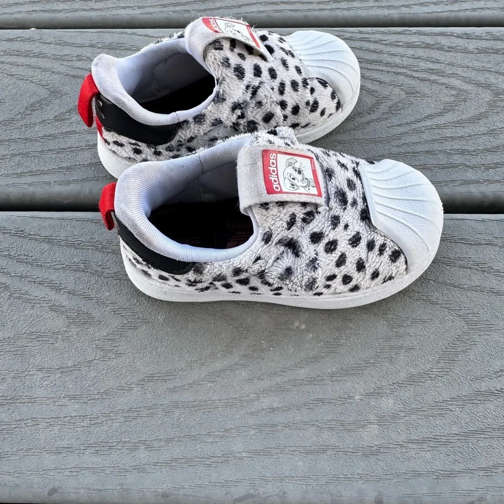 Adidas Disney Dalmatian Fuzzy Sneakers Toddler size 6
